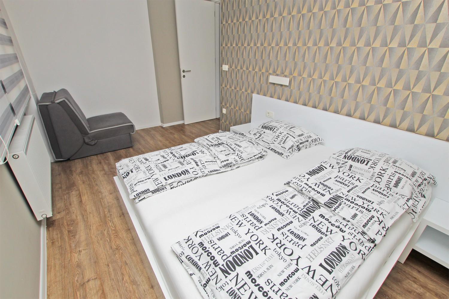Modern Bright With Free Parking *